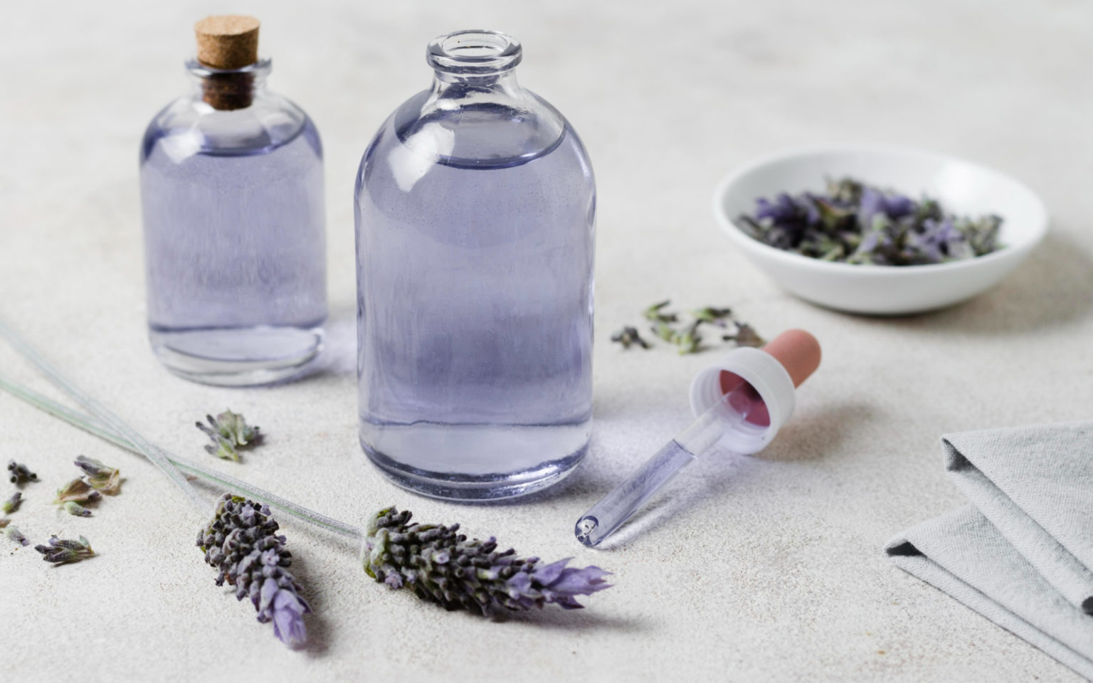 what-scents-go-well-with-lavender-12-top-combinations