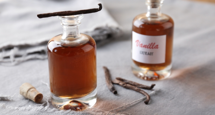 How to Use Vanilla Extract as Perfume